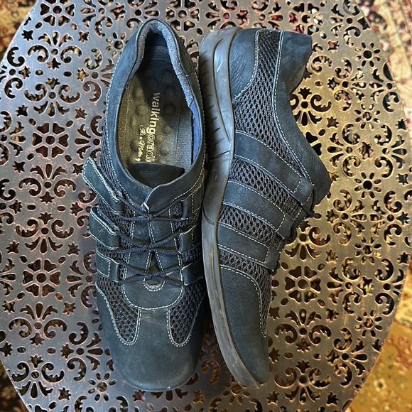 Navy Audio Sneaker by Walking Cradles size 9 - Picture 7 of 9